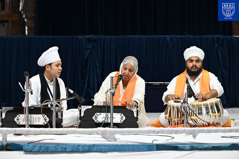  International Campers AttenSpecial Mid-Session Ceremony at Darbar Sahib, Baru Sahib Gallery Image