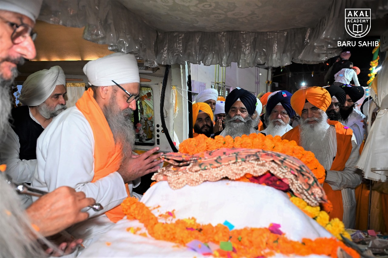 350th Shaheedi Shatabdi of Shri Guru Tegh Bahadur Sahib, Nagar Kirtan from Gurdwara Shri Baru Sahib to Gurdwara Shri Sis Ganj Sahib, Anand pur Sahib Gallery Image