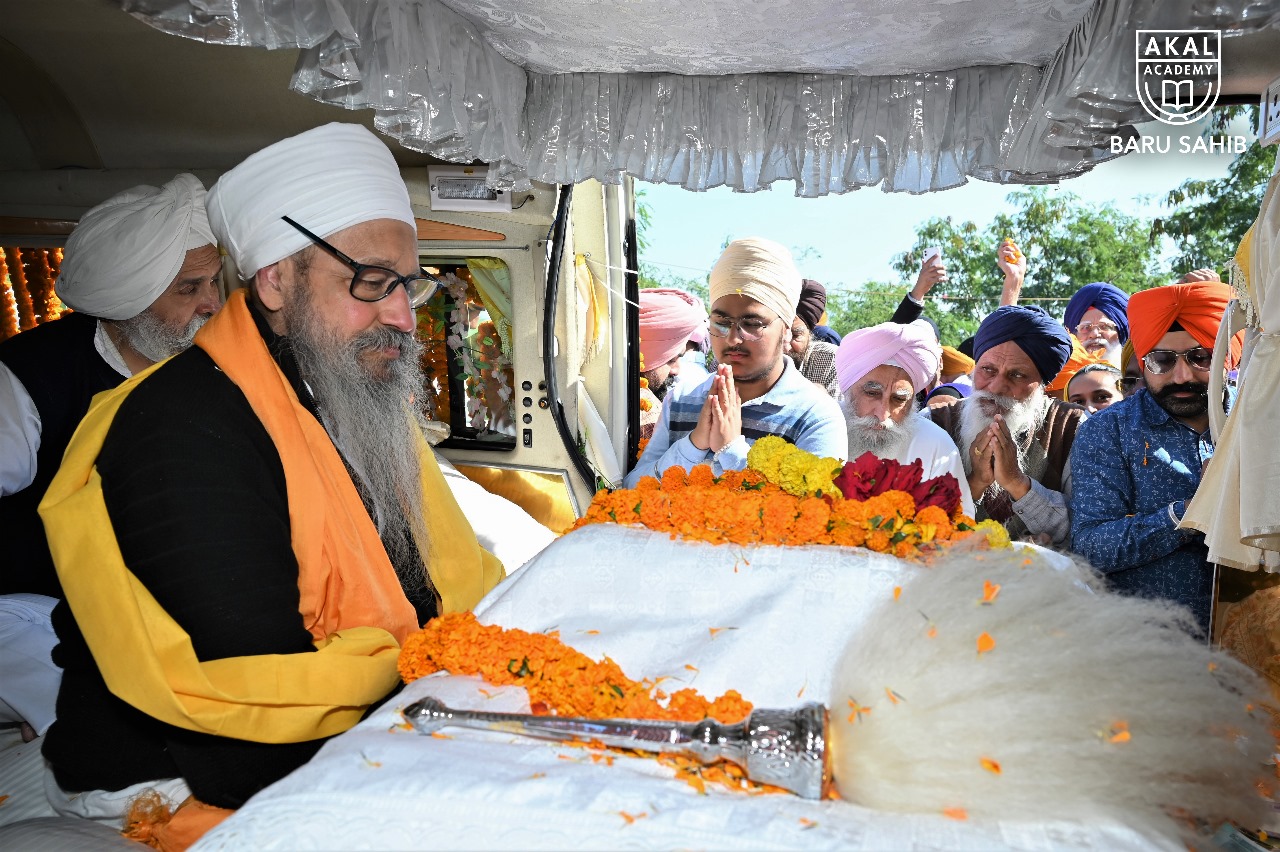 350th Shaheedi Shatabdi of Shri Guru Tegh Bahadur Sahib, Nagar Kirtan from Gurdwara Shri Baru Sahib to Gurdwara Shri Sis Ganj Sahib, Anand pur Sahib Gallery Image