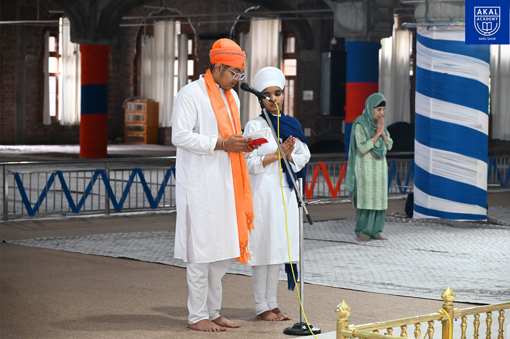  International Campers AttenSpecial Mid-Session Ceremony at Darbar Sahib, Baru Sahib Gallery Image