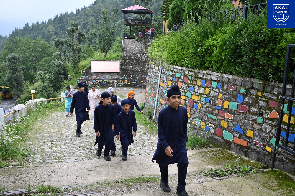 Learning Beyond the Classroom Gallery Image