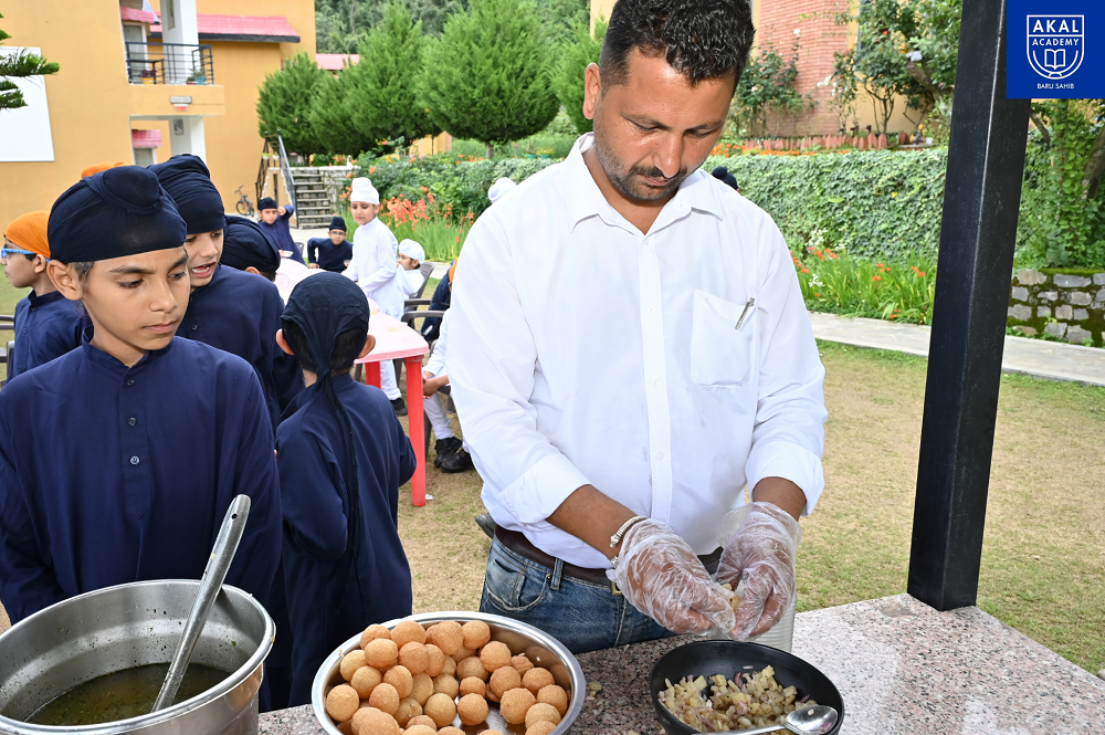 Learning Beyond the Classroom Gallery Image