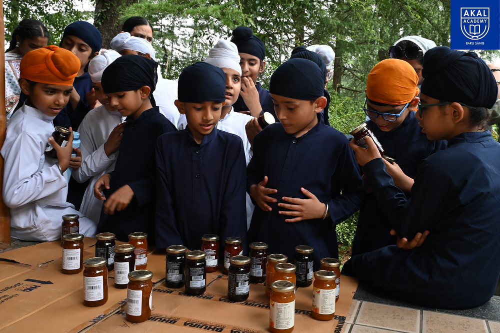 Learning Beyond the Classroom Gallery Image